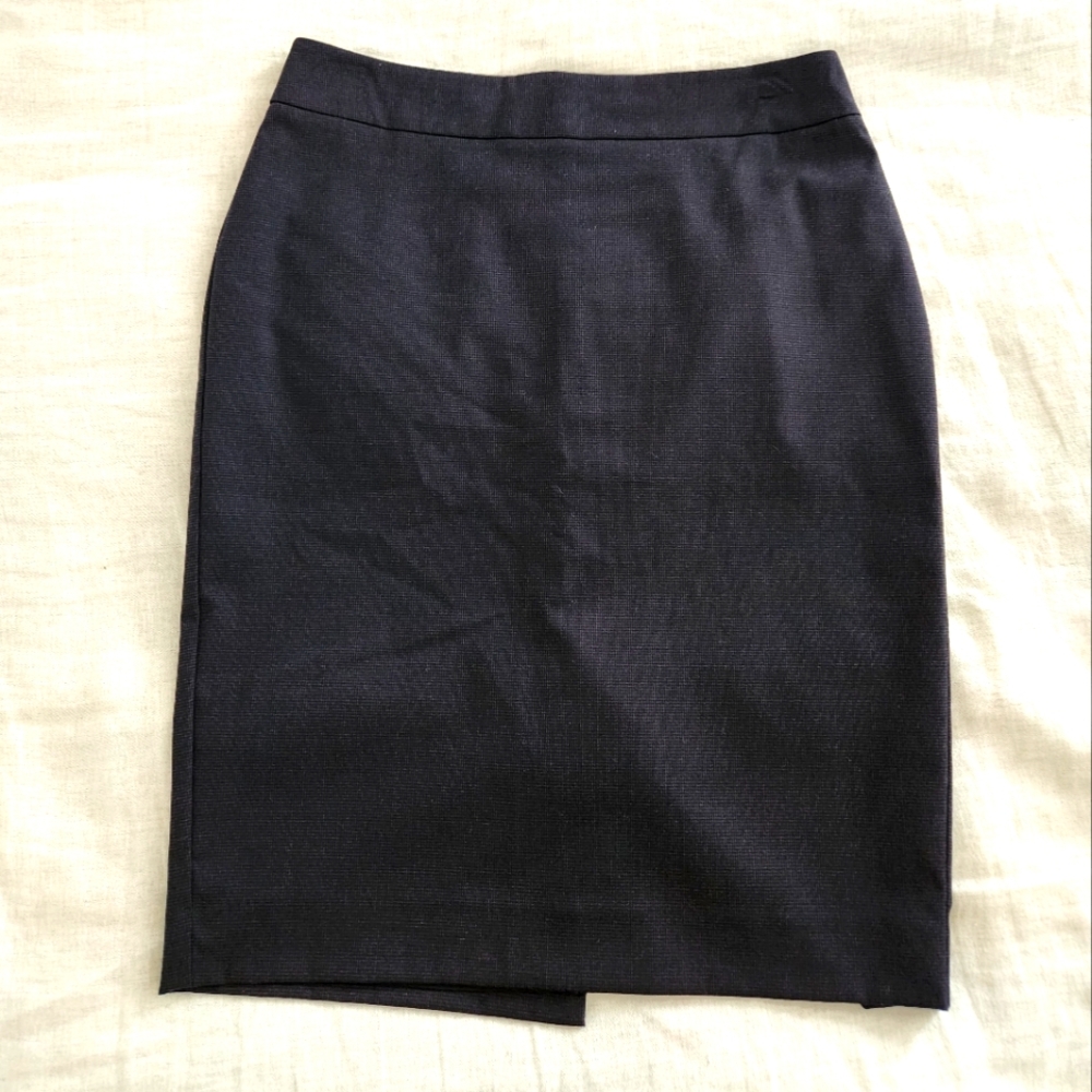 Black Ann Taylor pencil skirt.